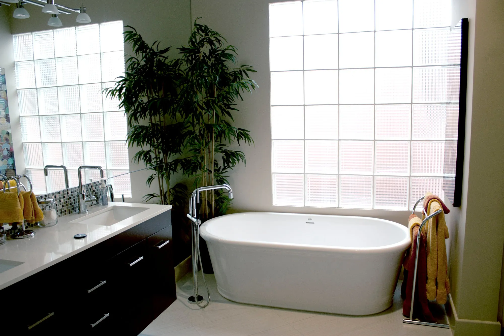 Hydro Systems TRI6835HTA Tribeca 68 X 35 Metro Collection Thermal Air Tub